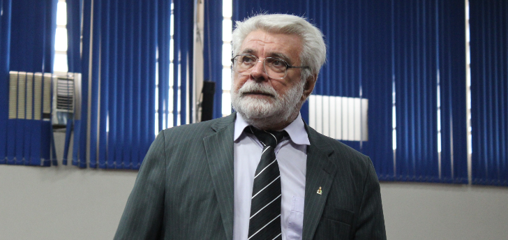 Rillo quer convocar secretária para explicar plano para Educação