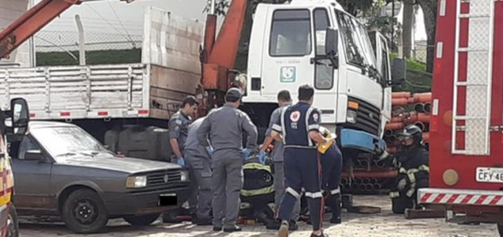 Funcionário da Sabesp morre prensado por caminhão em Fernandópolis
