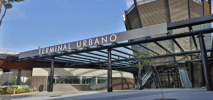 Mulher é atropelada no terminal urbano de Rio Preto 