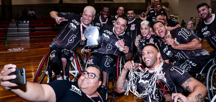 CAD/Corinthians conquista tricampeonato brasileiro