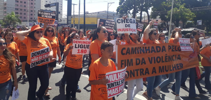 Domingo 'laranja' em Rio Preto: a luta pelo fim da violência contra a mulher