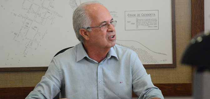 Após decisão da Justiça, Macchione volta à Prefeitura de Catanduva