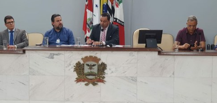 Secretário rechaça criação de vagas fixas para motoristas por aplicativo