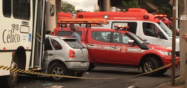 Colisão entre carro e ônibus em Rio Preto deixa uma criança e dois adultos feridos 