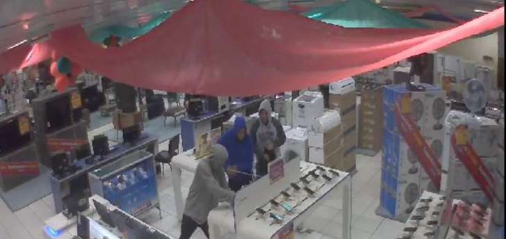 Quadrilha é presa após furto de celulares e computadores em Mirassol