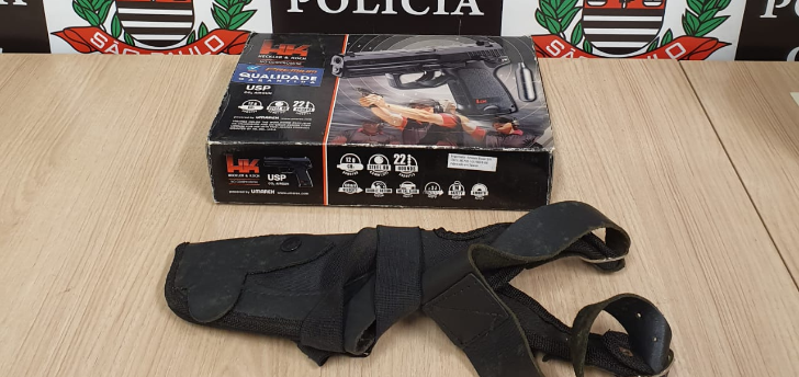 Falso policial é preso por extorquir comerciantes 