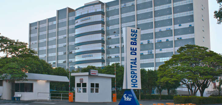 Idoso morre após cair de leito do Hospital de Base 