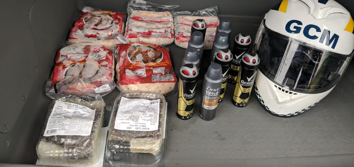 Homem é preso após furtar desodorantes, bacalhau e linguiça de supermercados 
