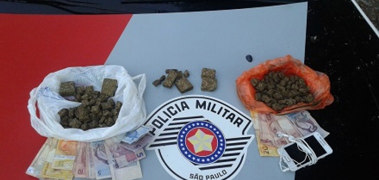 Operação da PM detém adolescentes por tráfico e prende maiores por furto 