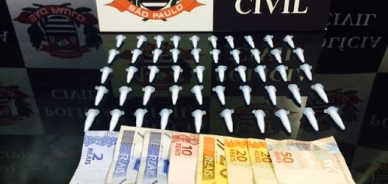 DIG apreende menor com 50 pinos de cocaína