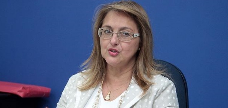 Terezinha apresenta proposta a médicos e evita greve