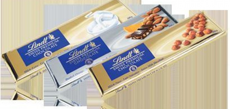 Mulher tenta furtar chocolates de supermercado e acaba presa