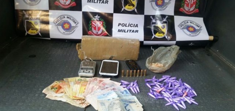 Dois jovens são presos no bairro Santo Antônio por tráfico