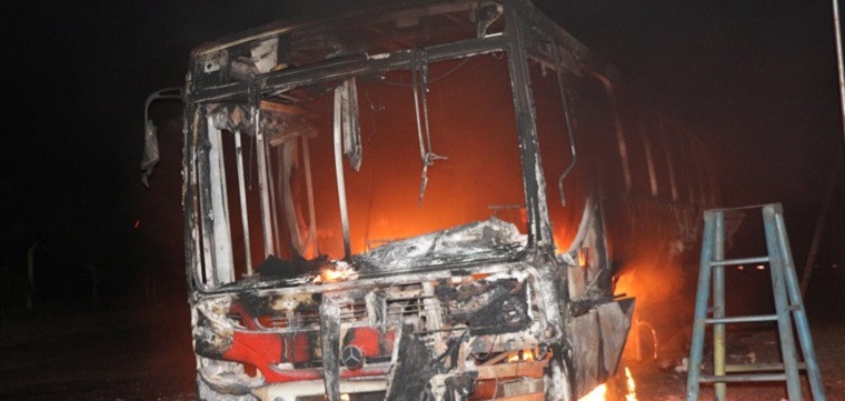 Ônibus de vereador é incendiado em Severínia