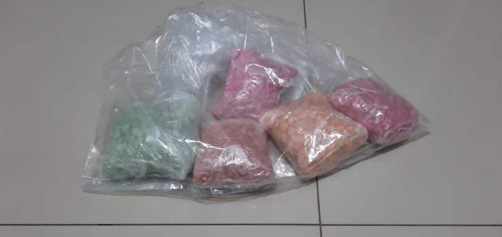 Passageiro é flagrado com cinco mil comprimidos de ecstasy