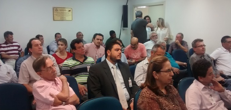 Projeto que prevê fim das festas open bar é discutido em audiência pública