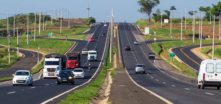 Mais de 130 mil veículos devem passar na BR-153 durante o fim de semana prolongado