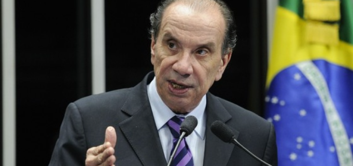 "Postura de quem não tem nível para ser presidente", diz Aloysio sobre não reconhecimento de Bolsonaro a Biden