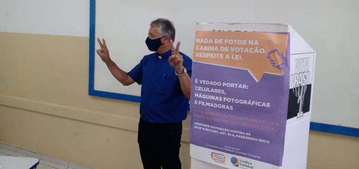 Padre Osvaldo mantém mistério com relação a secretariado e comemora renovação da Câmara