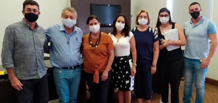 Padre Osvaldo anuncia secretária de Educação e outros dois nomes da equipe de governo
