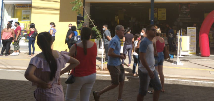 Procon identifica irregularidades e notifica estabelecimentos na Black Friday