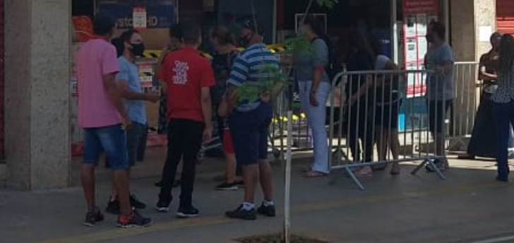 'Ressaca' da Black-Friday volta a movimentar Calçadão de Rio Preto