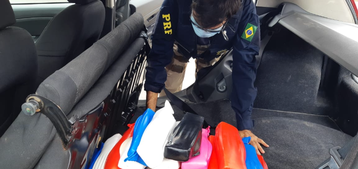 PRF apreende 50 tijolos de maconha na BR 153