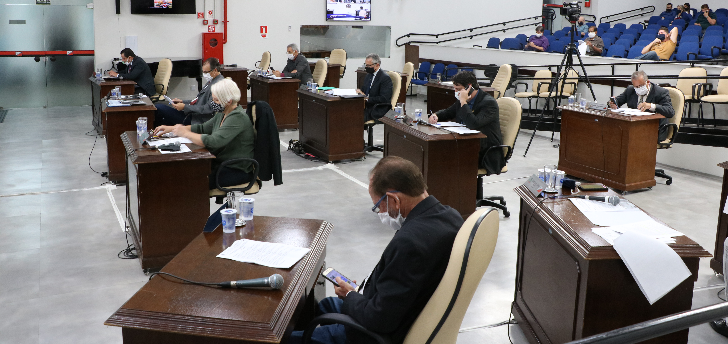 Câmara aprova obrigatoriedade de comprovar turnos para extensão do comércio