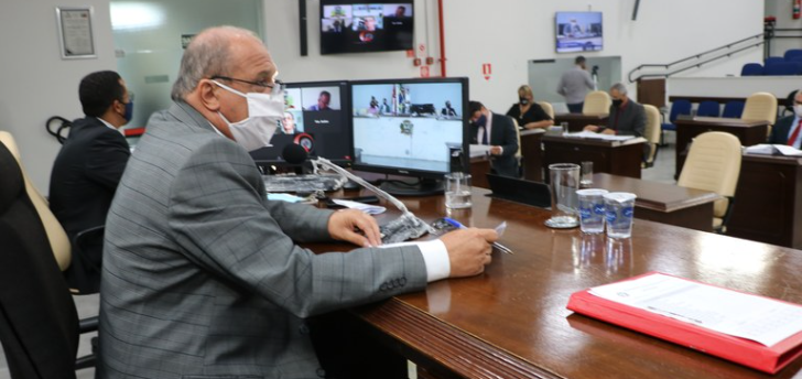 Câmara acata emenda e extensão do comércio passará por aprovação do sindicato