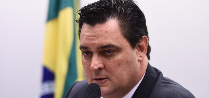 Geninho cobra agilidade do Ministério da Saúde sobre plano de imunização