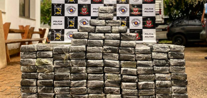 BAEP prende motorista que transportava 260kg de cocaína escondida em Catanduva