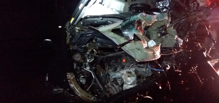 Família morre em acidente envolvendo carro e caminhonete na BR-153