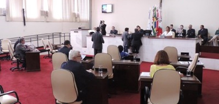 Possível queda nos salários dos vereadores é discutida em Rio Preto