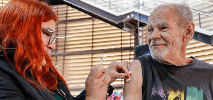 Saúde promove vacinação contra Gripe e Covid-19 no Terminal de Rio Preto