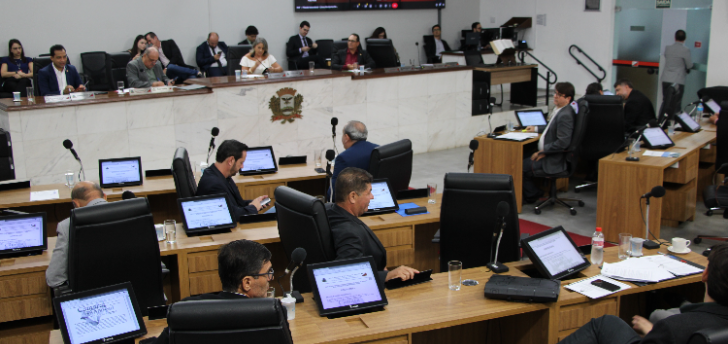 Câmara aprova contas do ex-prefeito Edinho Araújo