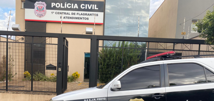 Dupla é presa furtando R$ 310 mil em espécie de loja de embalagens em Rio Preto