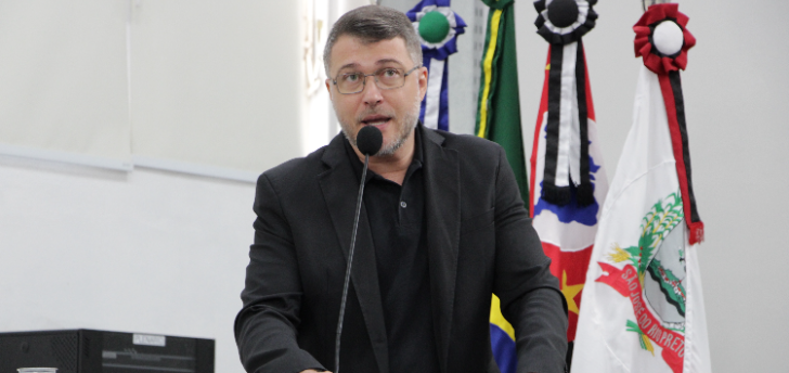 Na Justiça, vereador pede a suspensão da CPI do Assédio