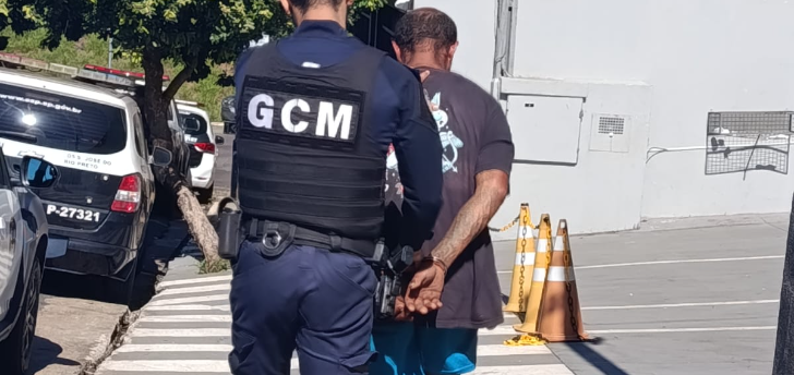 Homem furta bebedouro de escola e acaba preso em Rio Preto