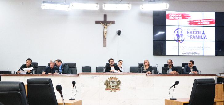 Em primeiro turno, Câmara vota “Programa Escola da Família”
